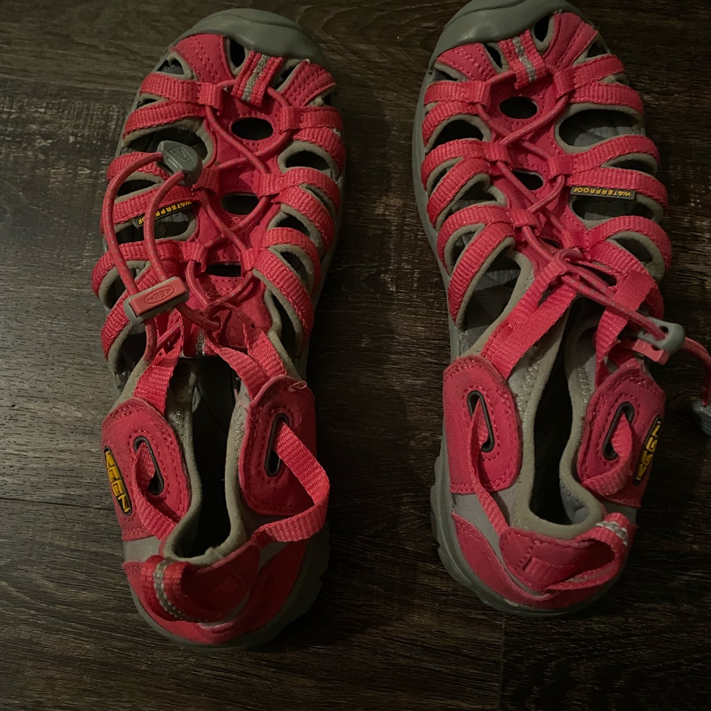Keen Girls Toed Sandals In Color Pink